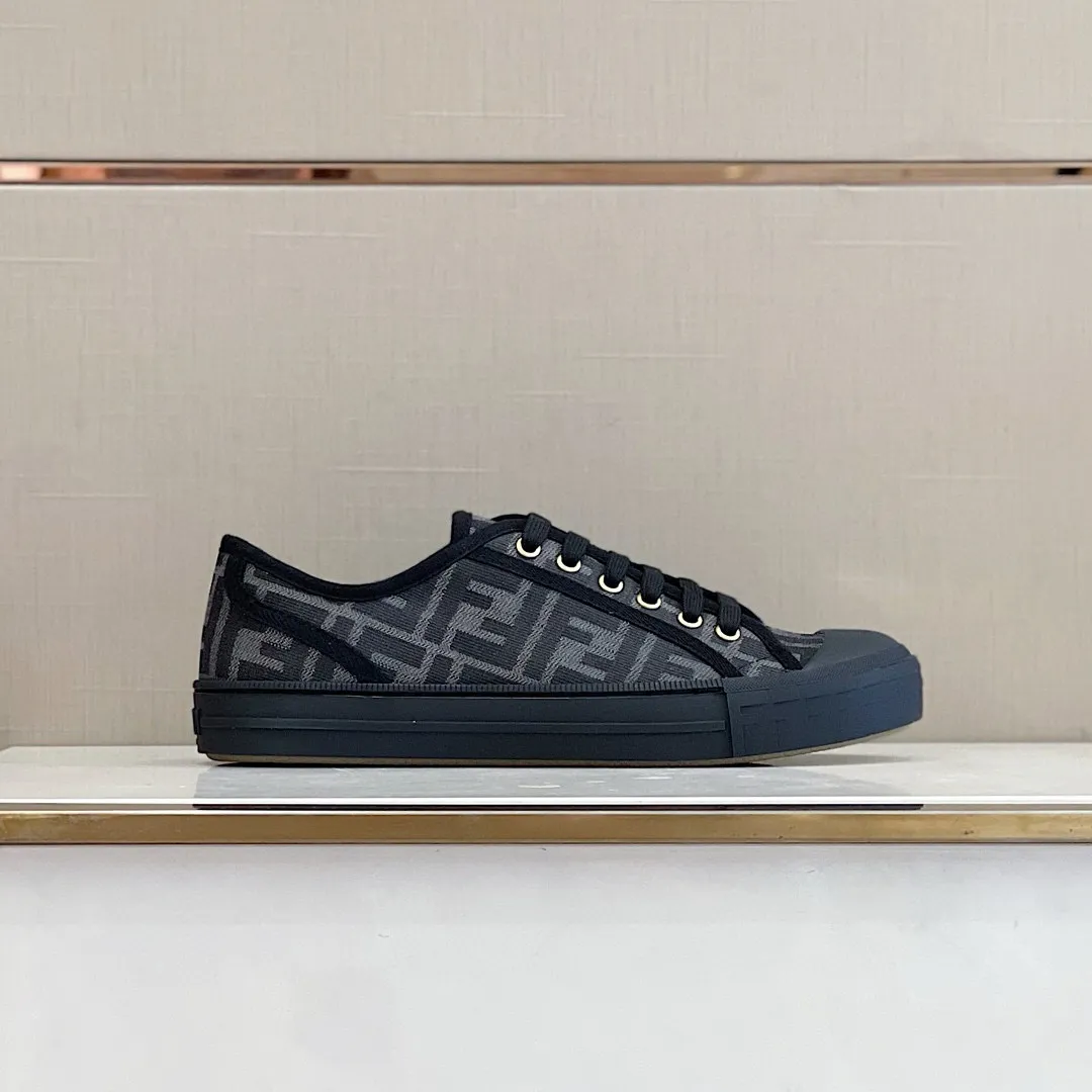Factory price: 380 new Fendi Fendǐ Domino sneakers with jacquard FF pattern, embossed FF pattern on the toe, canvas upper, T men's men's shoes 💰U customized outsole Size: 38-45, (45 customized)